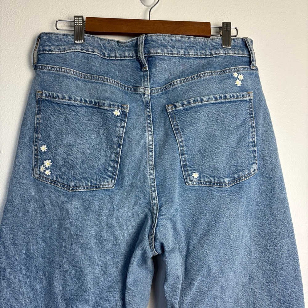 Old Navy Extra High Rise Sky Hi Wide Leg Jeans Daisy Embroidered Size 12 - Picture 6 of 12